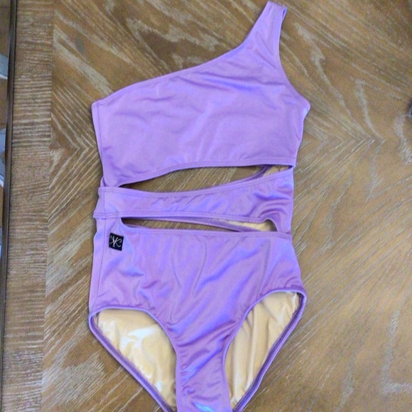NWOT Kandi Kouture Lavender Strappy Cut Out One Shoulder Dance Leotard Size TM - Picture 5 of 8